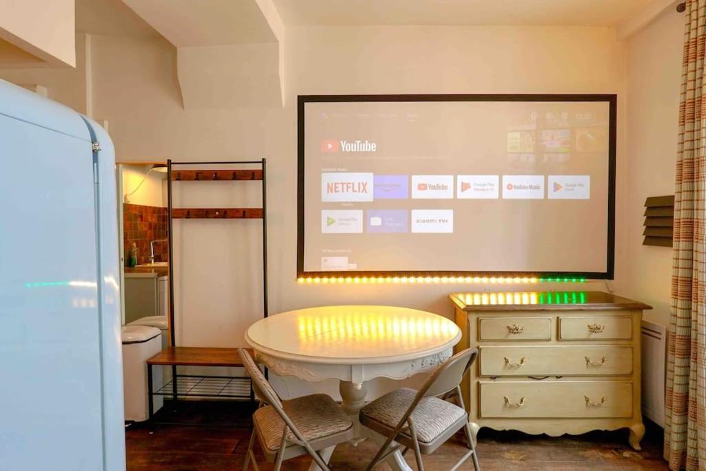 Studio With Home Cinema@Paris Chatelet Ngoại thất bức ảnh